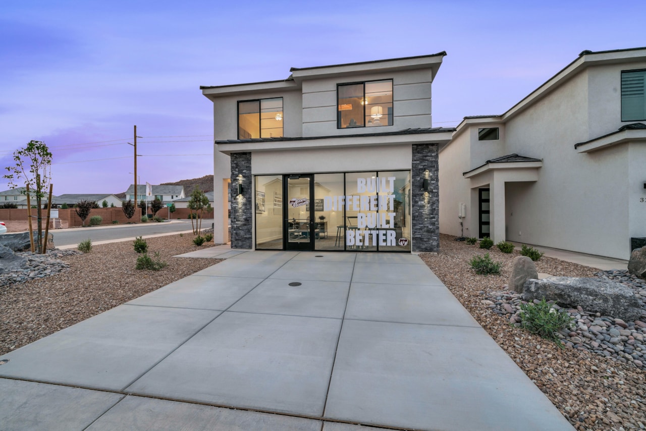 332 S Deep Creek DR Washington, UT 84780 home for sale, MLS#25-264372 - Erika Rogers Photo 31