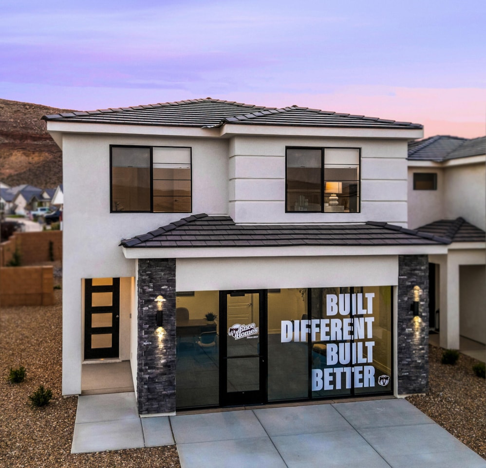 332 S Deep Creek DR Washington, UT 84780 home for sale, MLS#25-264372 - Erika Rogers Photo 41