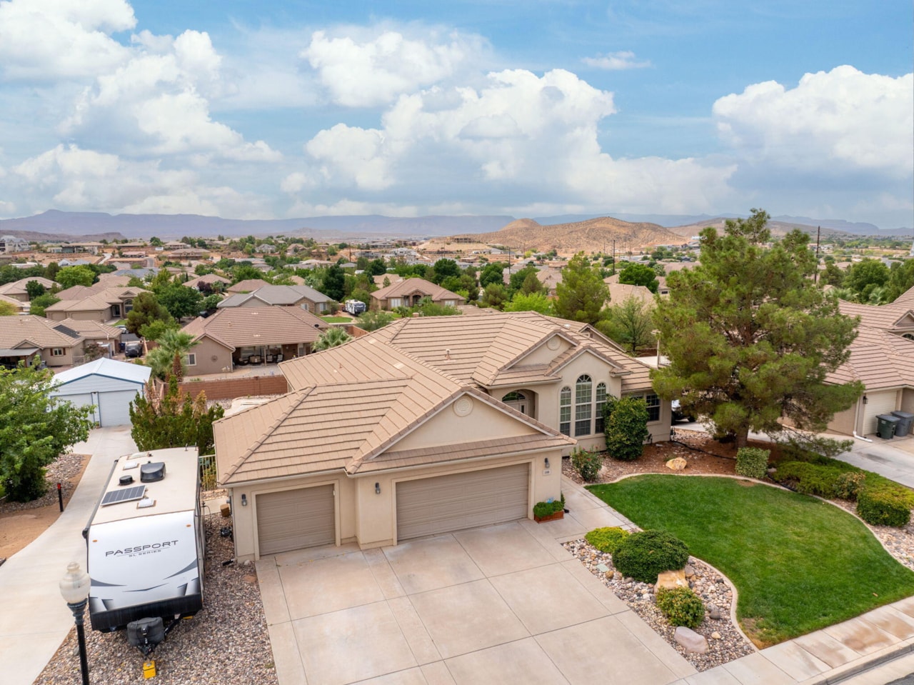 2208 E 2480  S St George, UT 84790 home for sale, MLS#25-263350 - Erika Rogers Photo 3