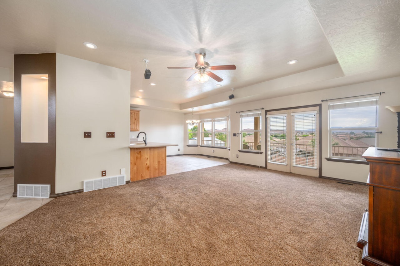 2208 E 2480  S St George, UT 84790 home for sale, MLS#25-263350 - Erika Rogers Photo 6