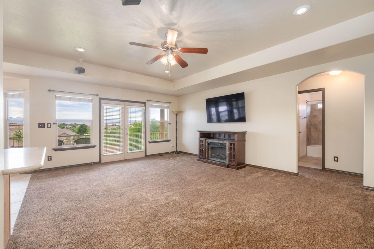 2208 E 2480  S St George, UT 84790 home for sale, MLS#25-263350 - Erika Rogers Photo 7