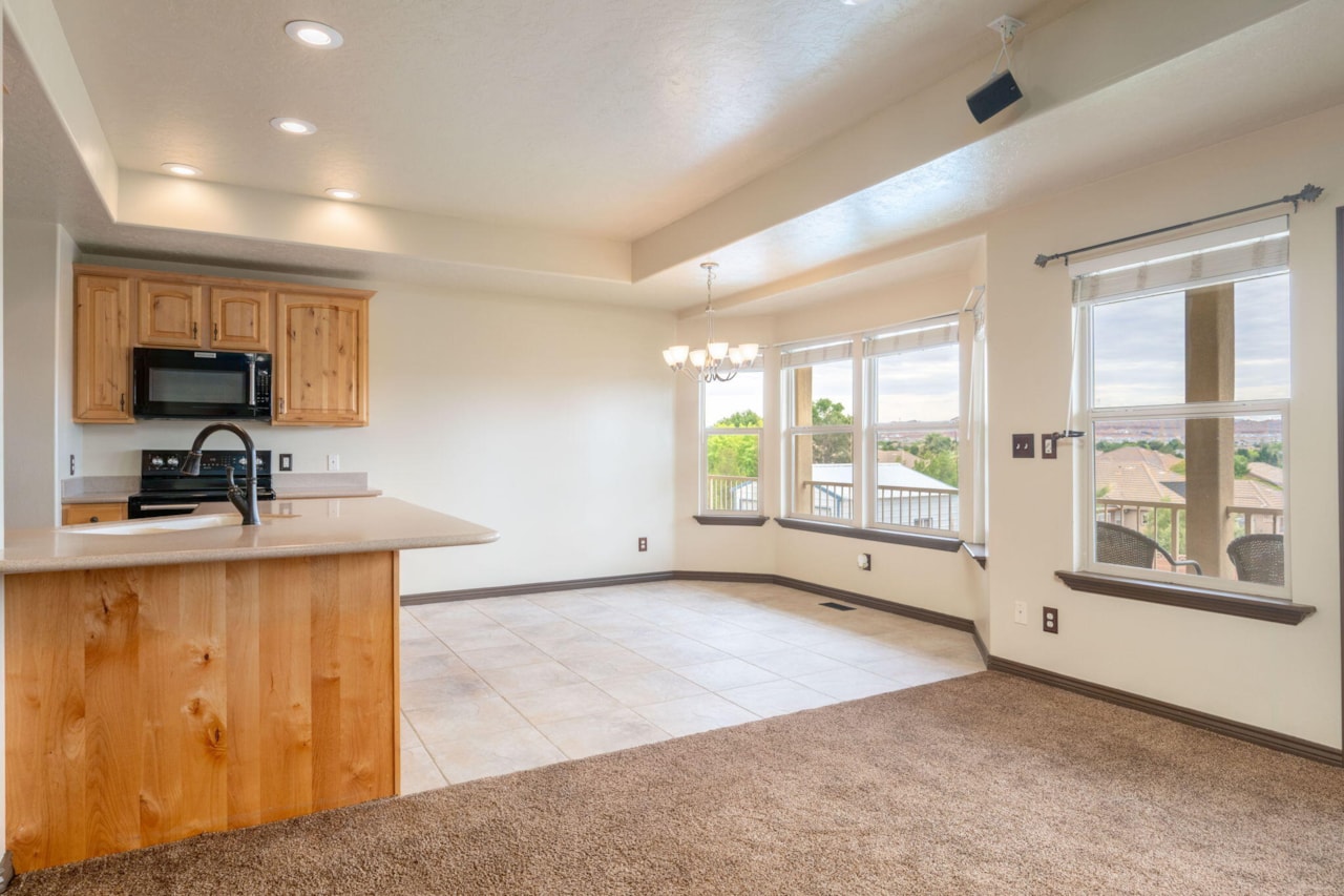 2208 E 2480  S St George, UT 84790 home for sale, MLS#25-263350 - Erika Rogers Photo 9