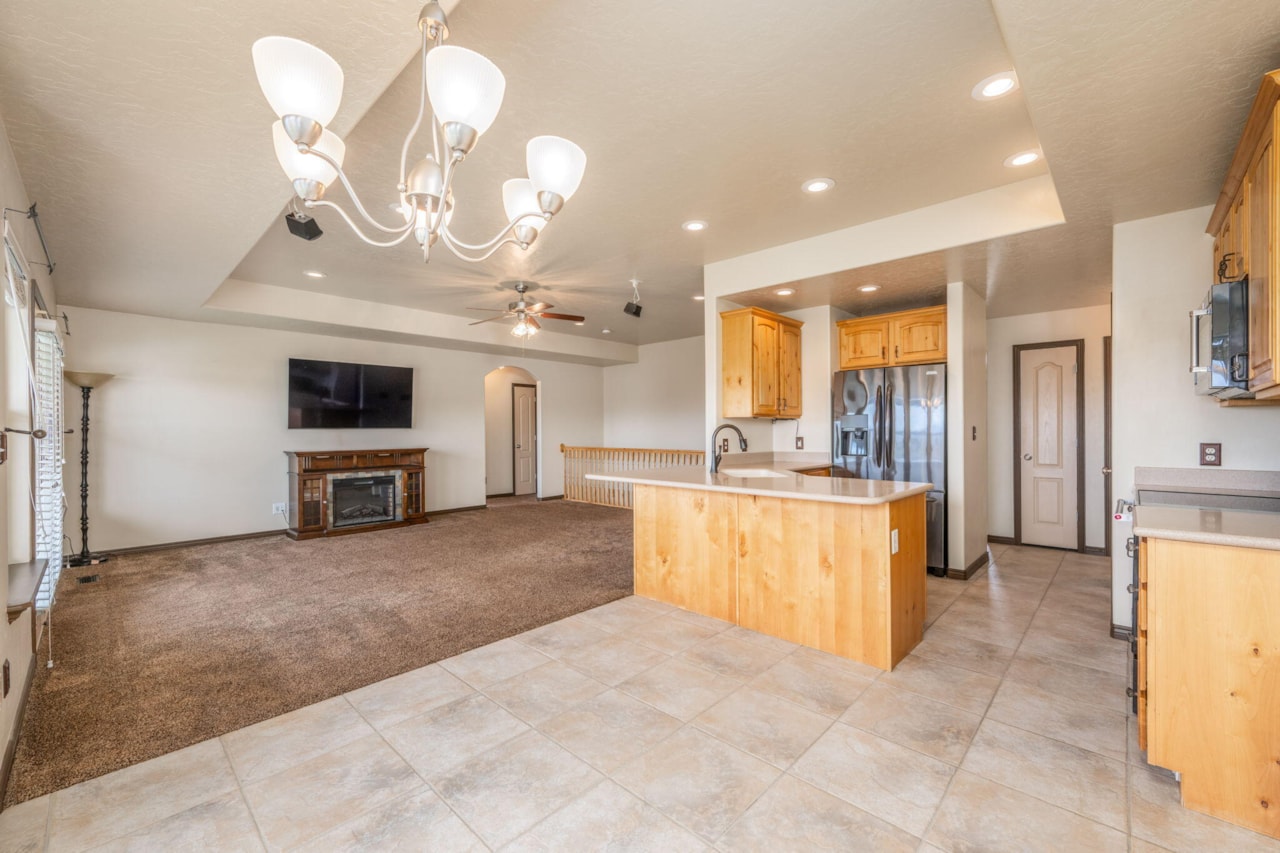 2208 E 2480  S St George, UT 84790 home for sale, MLS#25-263350 - Erika Rogers Photo 10