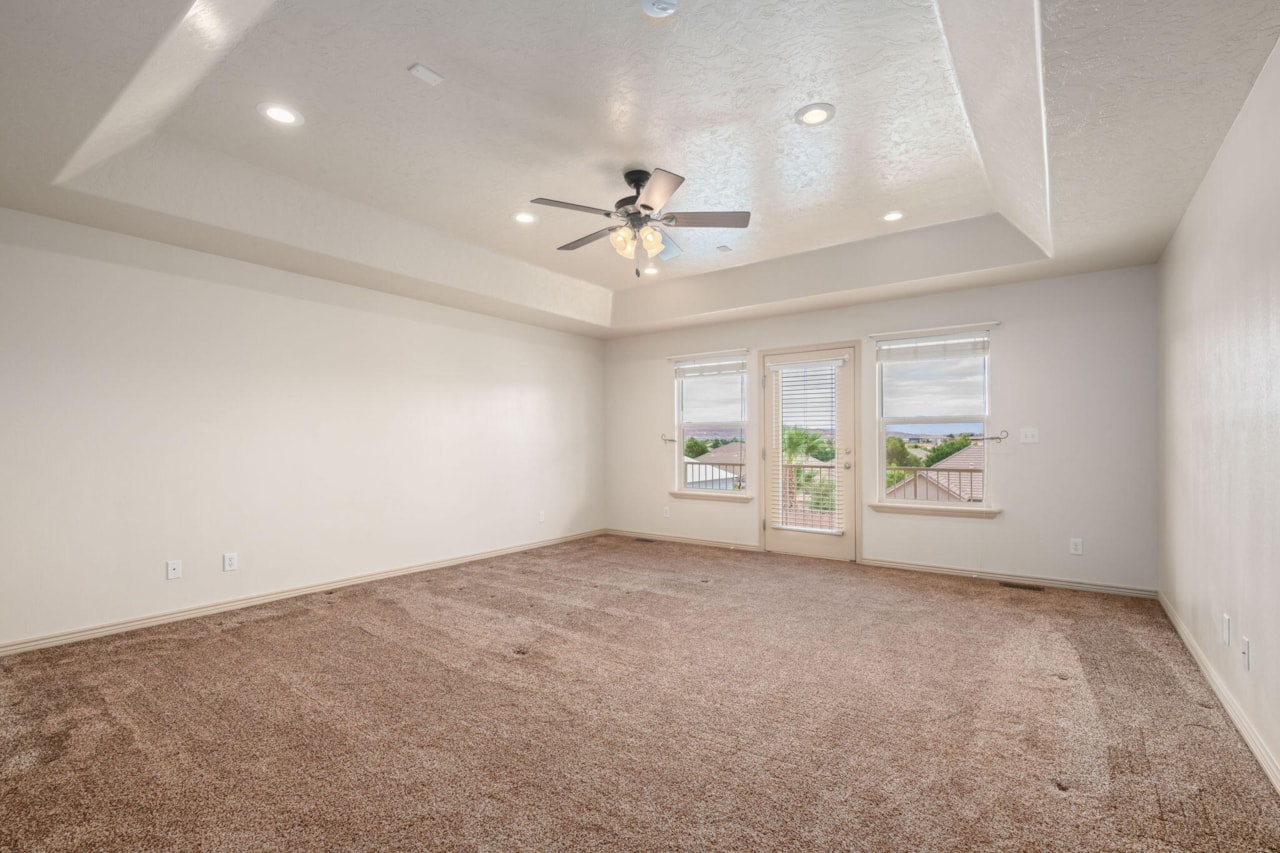 2208 E 2480  S St George, UT 84790 home for sale, MLS#25-263350 - Erika Rogers Photo 13