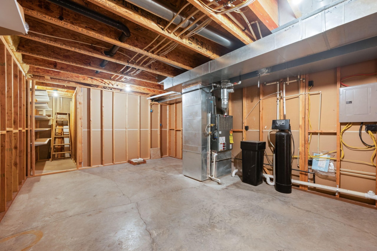 2208 E 2480  S St George, UT 84790 home for sale, MLS#25-263350 - Erika Rogers Photo 30