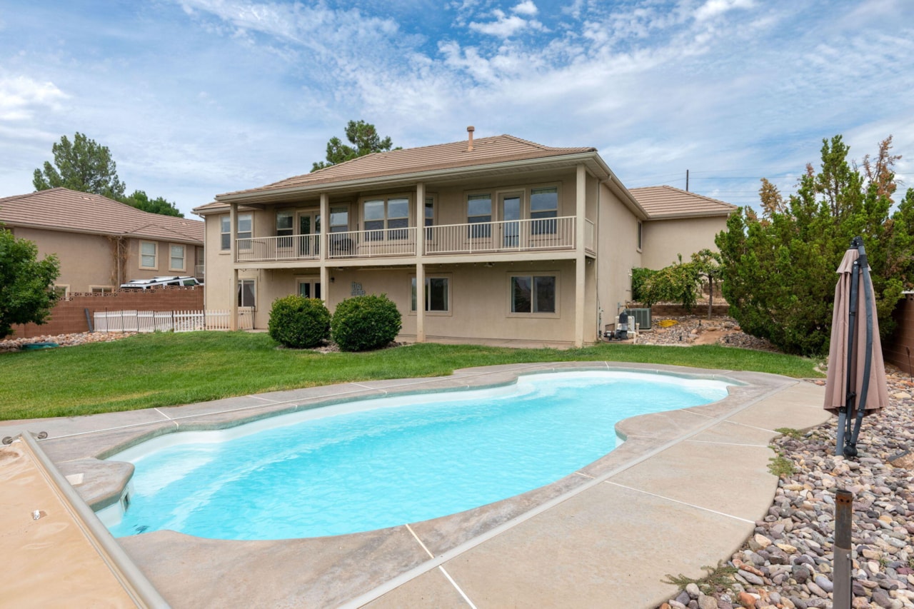 2208 E 2480  S St George, UT 84790 home for sale, MLS#25-263350 - Erika Rogers Photo 40