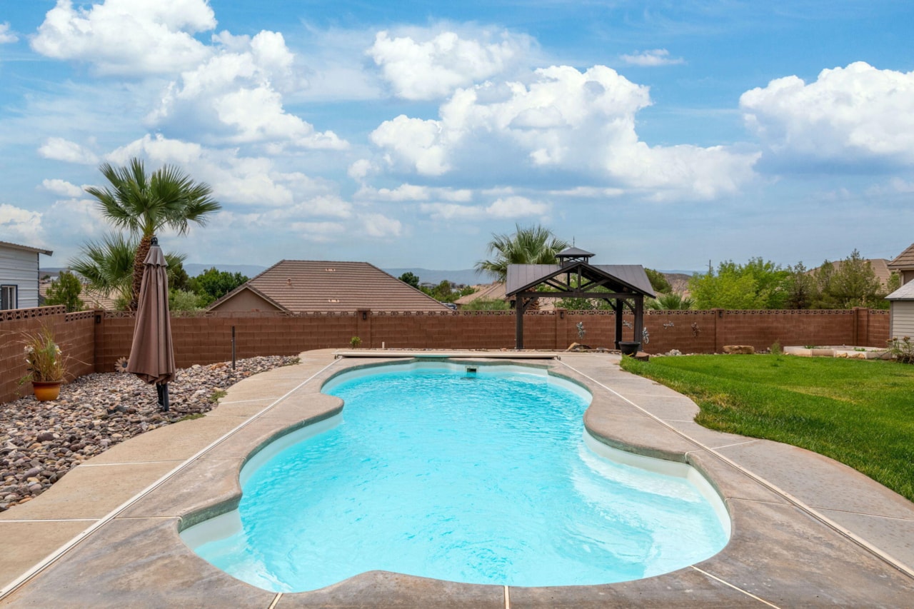 2208 E 2480  S St George, UT 84790 home for sale, MLS#25-263350 - Erika Rogers Photo 41