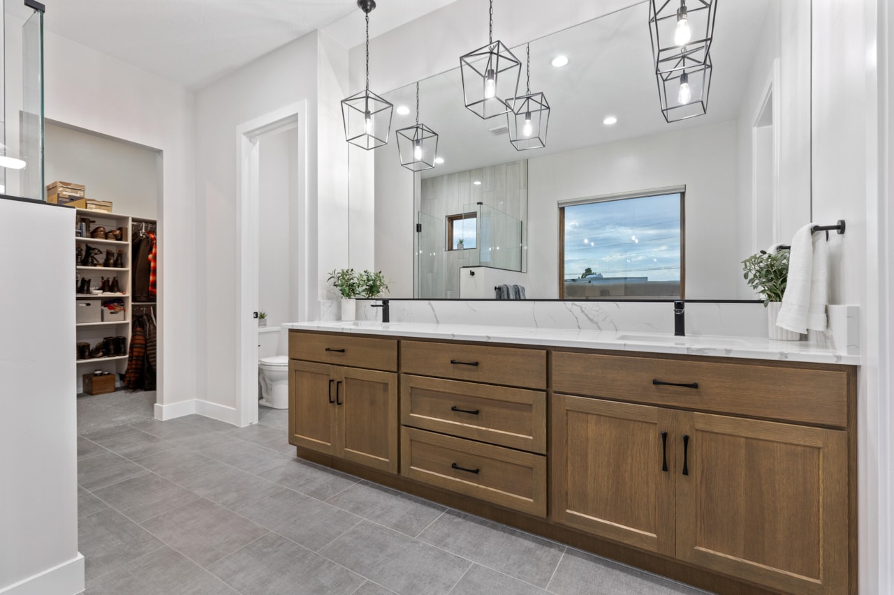 2090 N Tuweap DR #13 St George, UT 84770 home for sale, MLS#25-264462 - Erika Rogers Photo 13