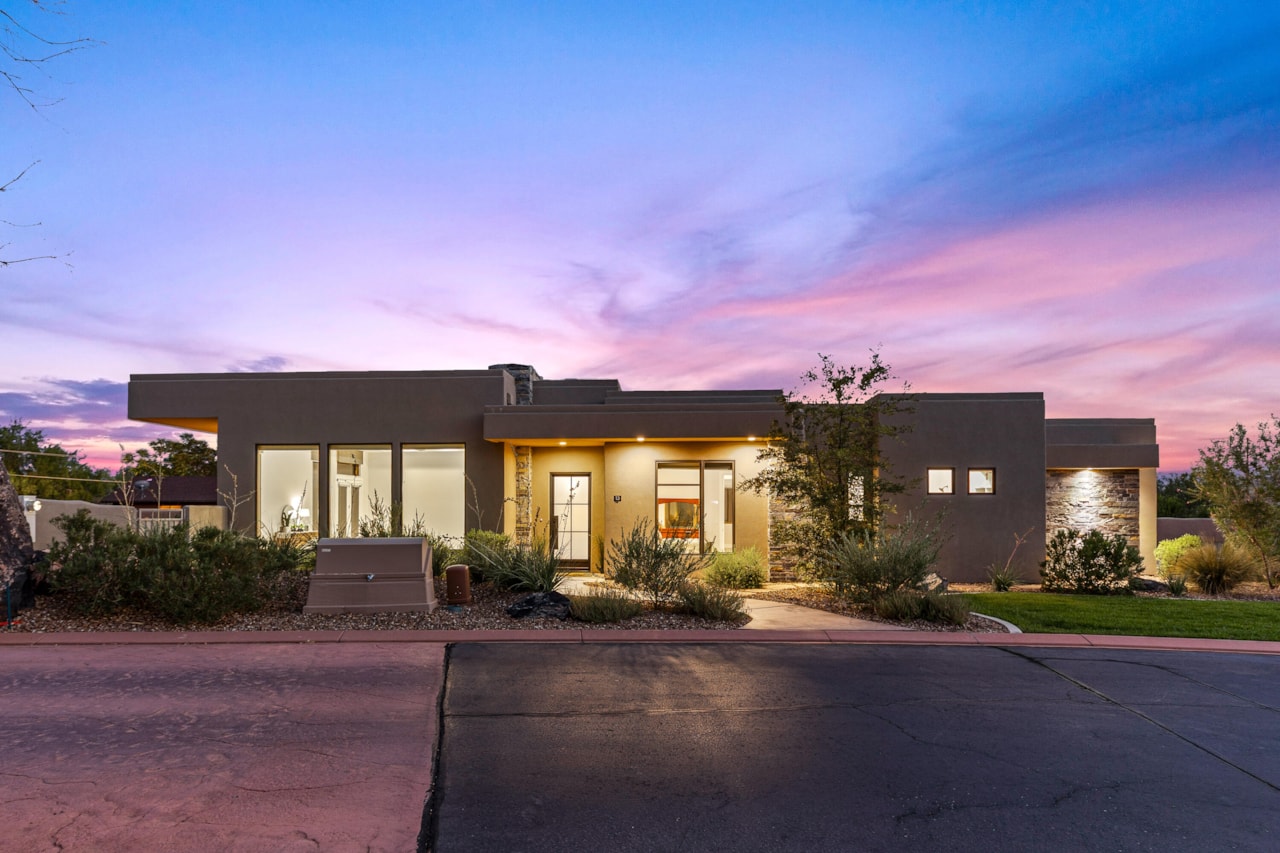 2090 N Tuweap DR #13 St George, UT 84770 home for sale, MLS#25-264462 - Erika Rogers Photo 26