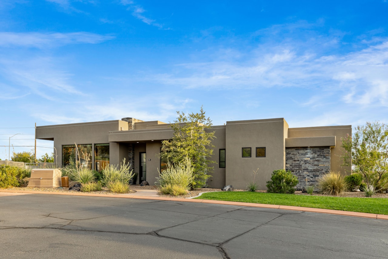 2090 N Tuweap DR #13 St George, UT 84770 home for sale, MLS#25-264462 - Erika Rogers Photo 32