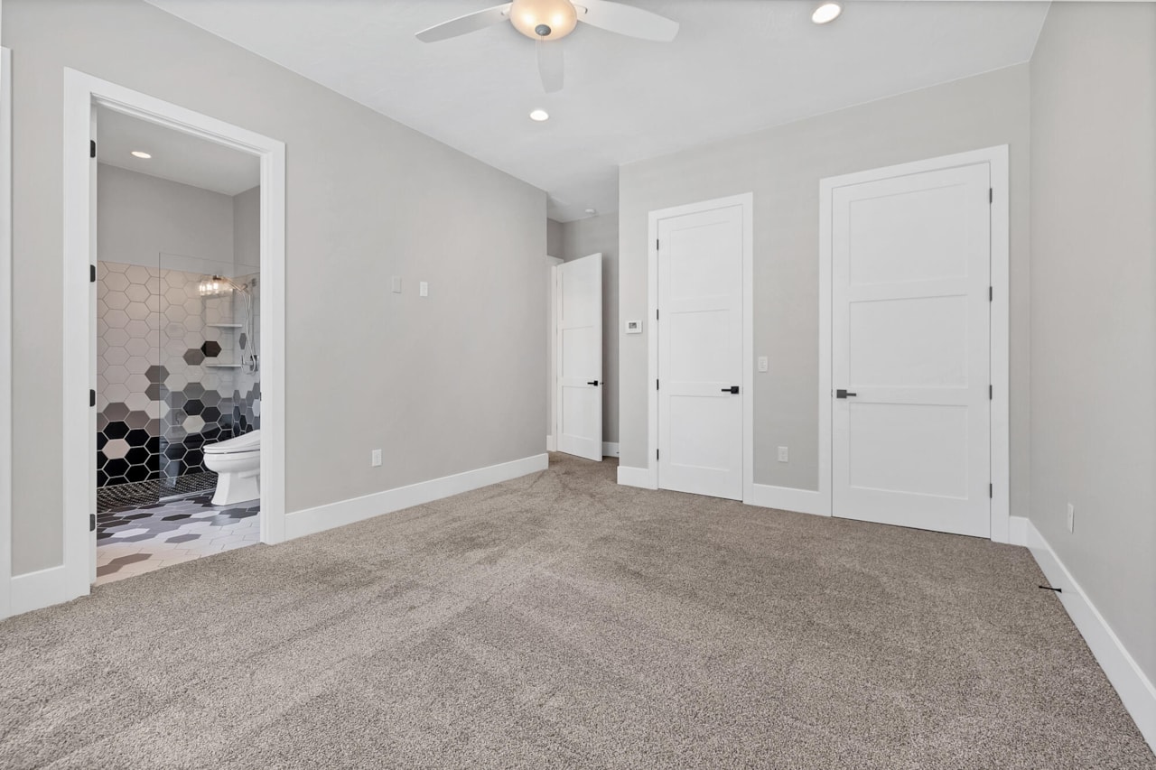 2688 E 1240  S St George, UT 84790 home for sale, MLS#25-264340 - Erika Rogers Photo 28