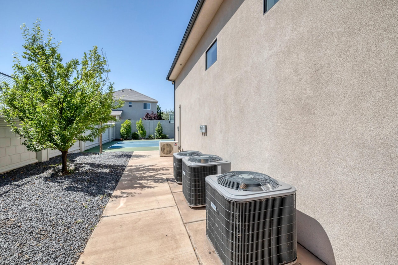 2688 E 1240  S St George, UT 84790 home for sale, MLS#25-264340 - Erika Rogers Photo 82