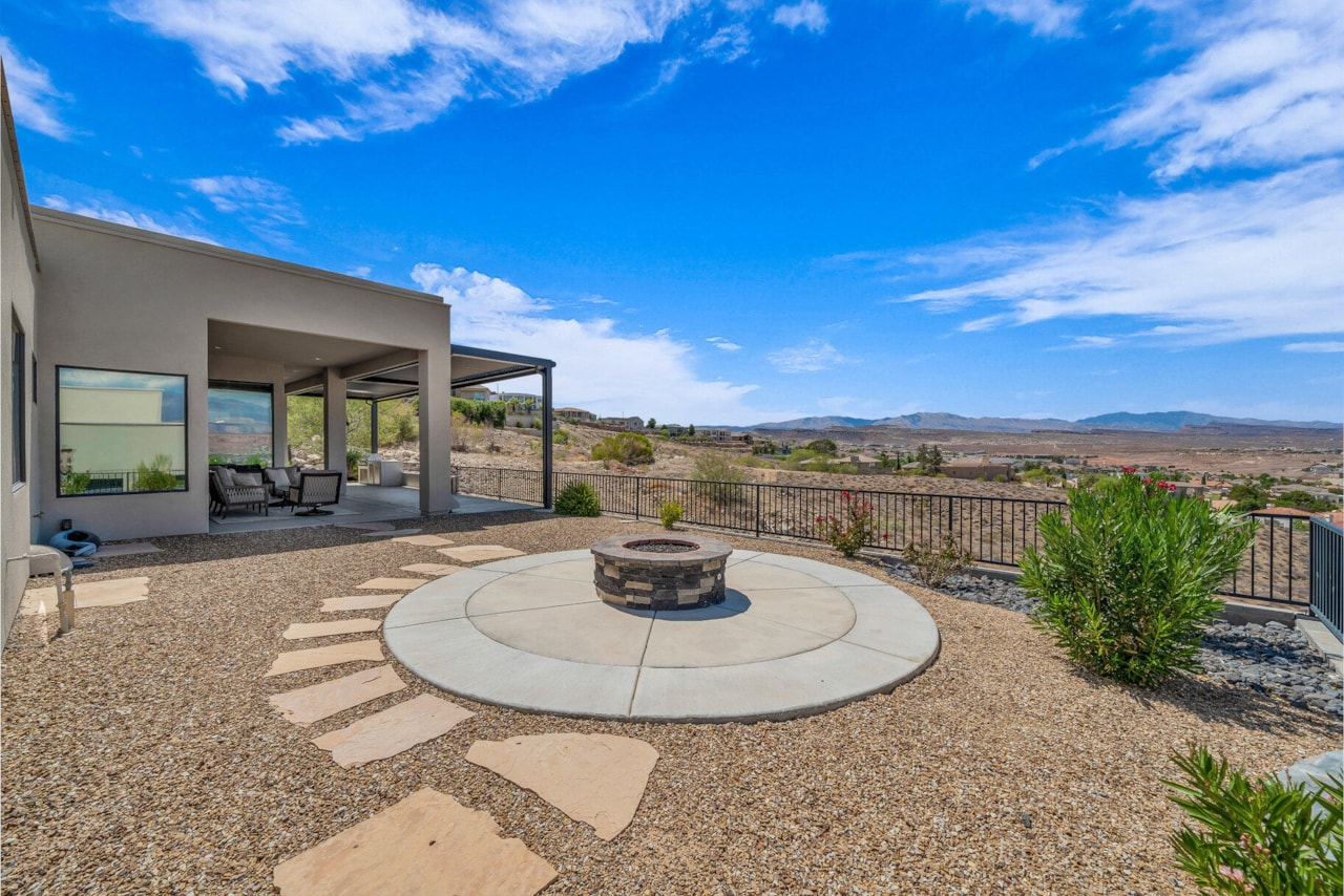 284 W Sir Monte DR St George, UT 84770 home for sale, MLS#25-264558 - Erika Rogers Photo 45