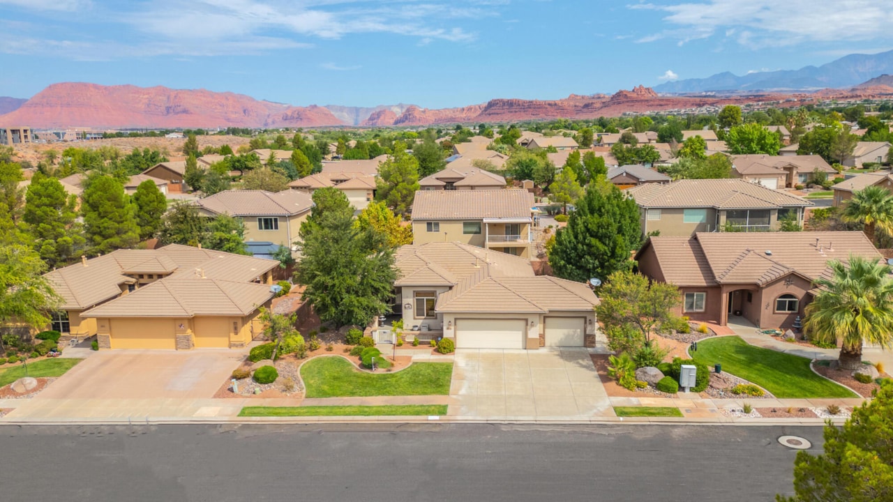 2166 W 1010 N #42 St George, UT 84770 home for sale, MLS#25-264153 - Erika Rogers Photo 10