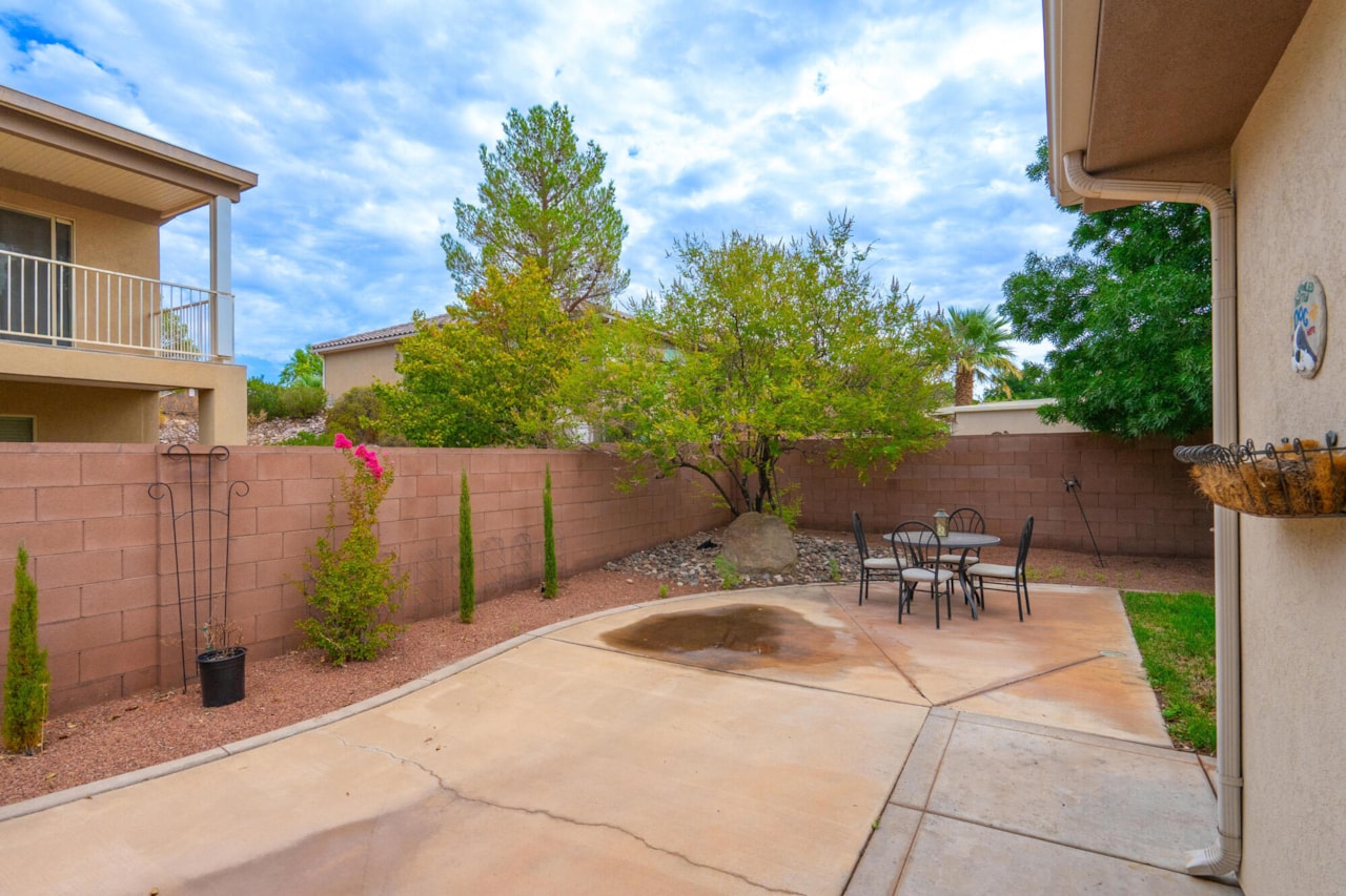 2166 W 1010 N #42 St George, UT 84770 home for sale, MLS#25-264153 - Erika Rogers Photo 22