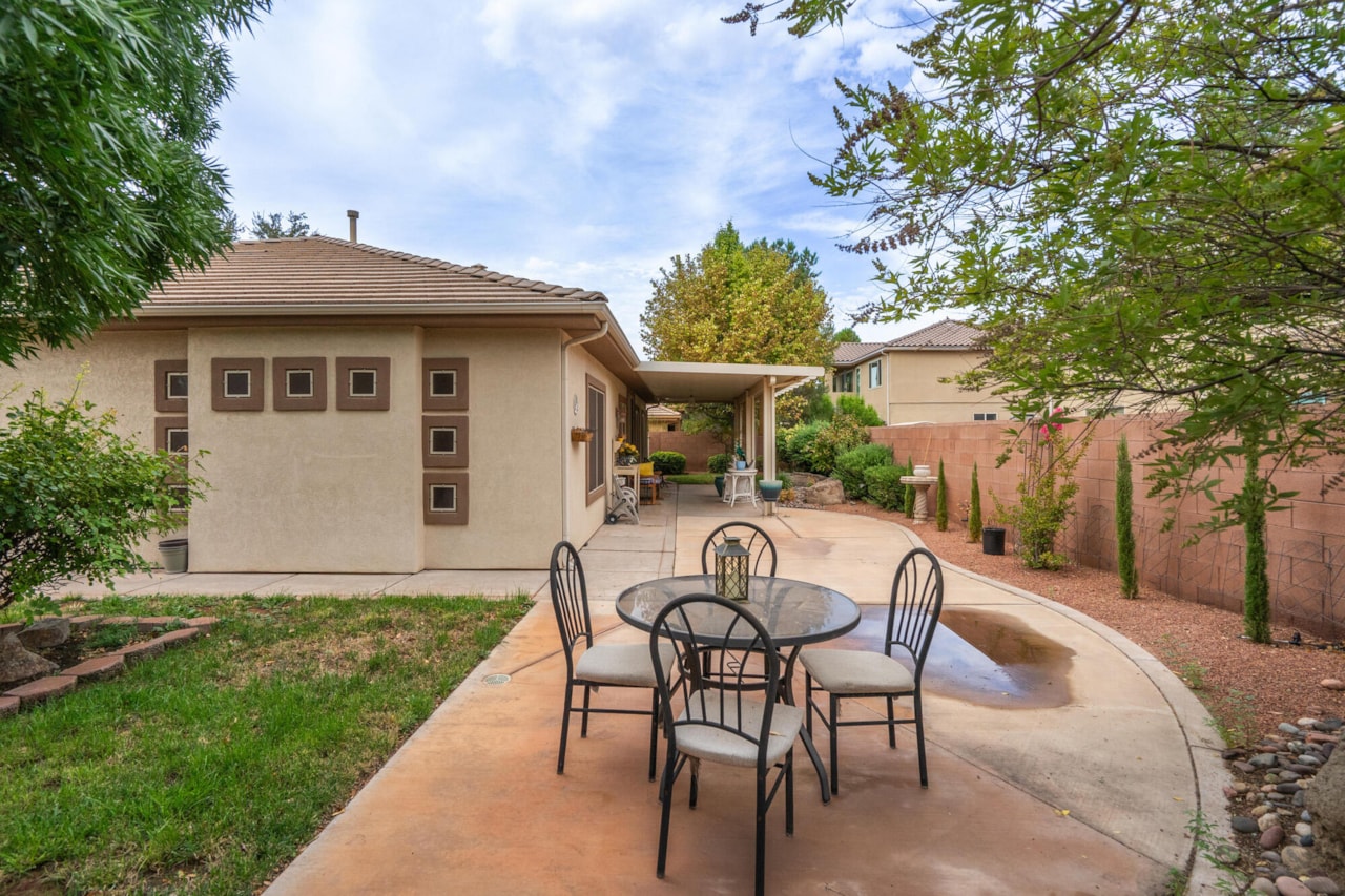 2166 W 1010 N #42 St George, UT 84770 home for sale, MLS#25-264153 - Erika Rogers Photo 25