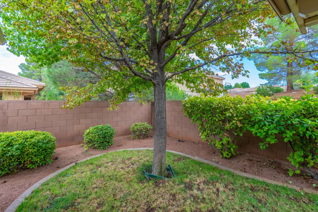 2166 W 1010 N #42 St George, UT 84770 home for sale, MLS#25-264153 - Erika Rogers Photo 27