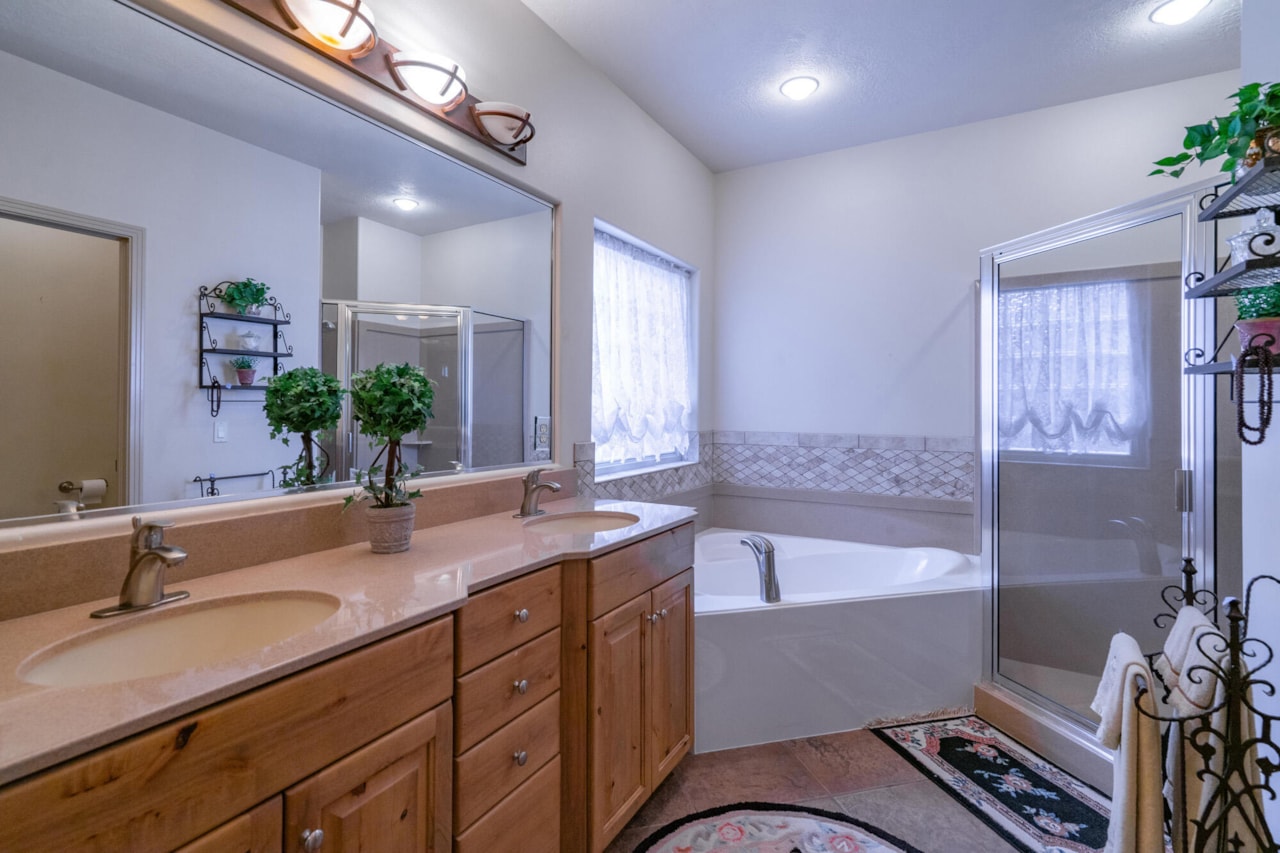 2166 W 1010 N #42 St George, UT 84770 home for sale, MLS#25-264153 - Erika Rogers Photo 37