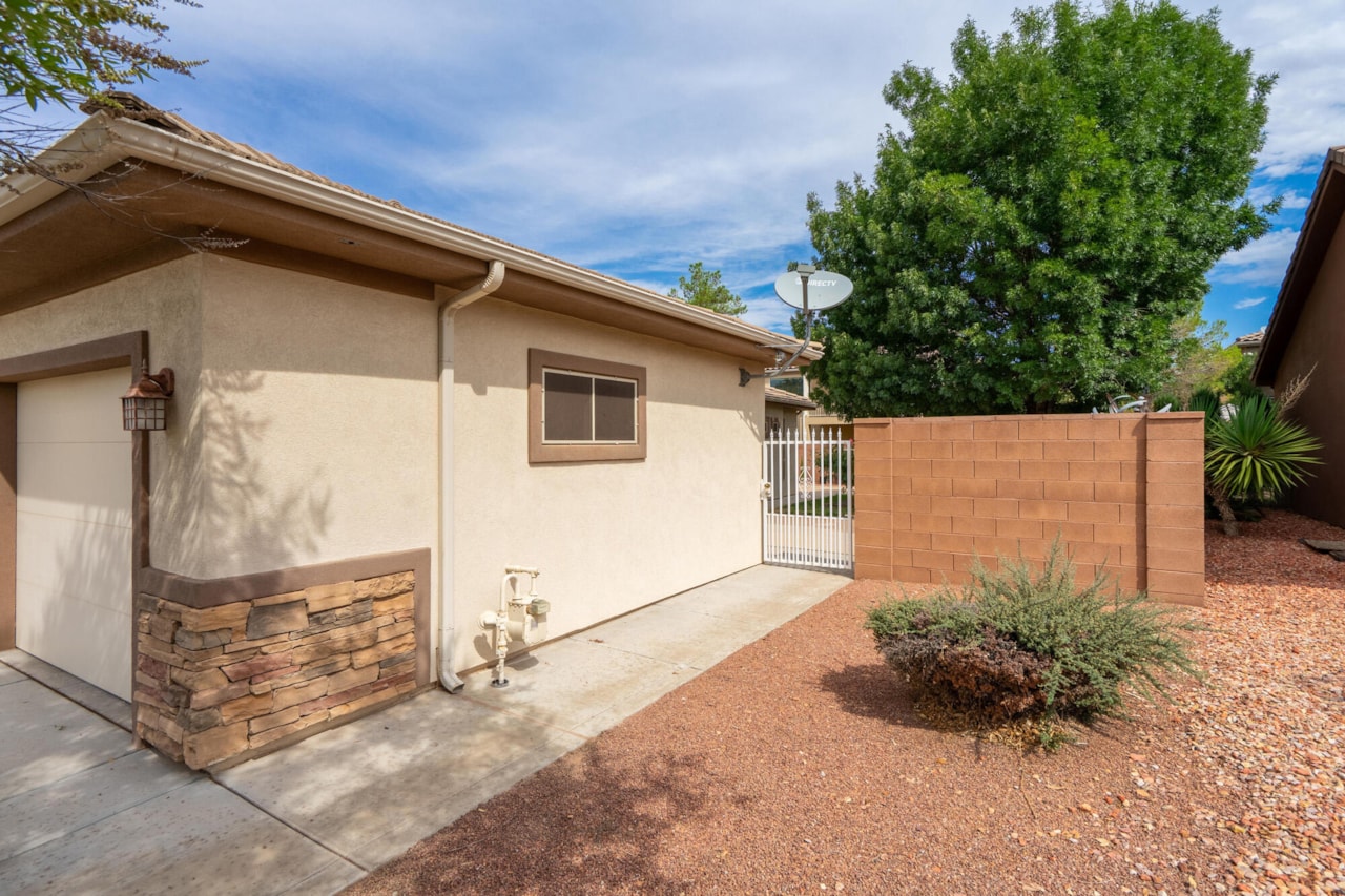 2166 W 1010 N #42 St George, UT 84770 home for sale, MLS#25-264153 - Erika Rogers Photo 49