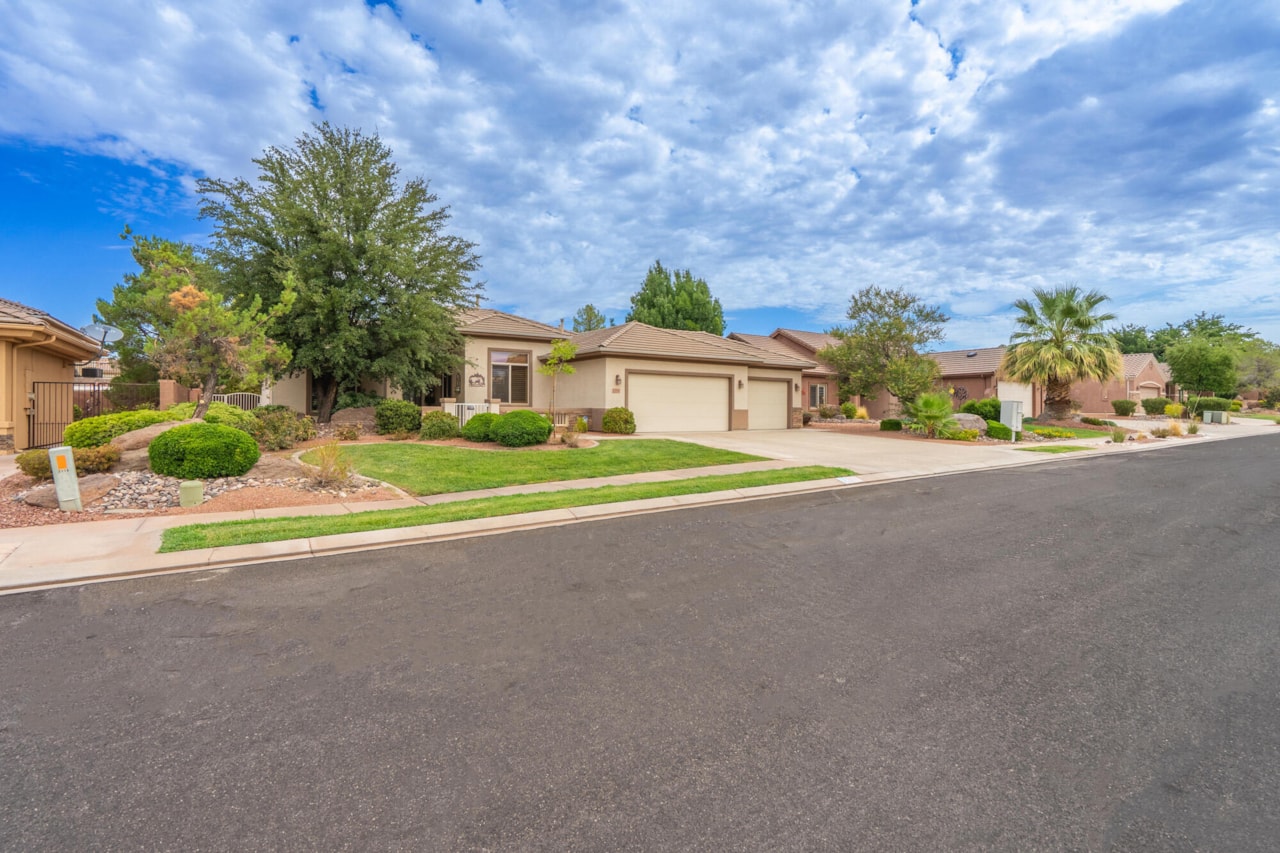 2166 W 1010 N #42 St George, UT 84770 home for sale, MLS#25-264153 - Erika Rogers Photo 50