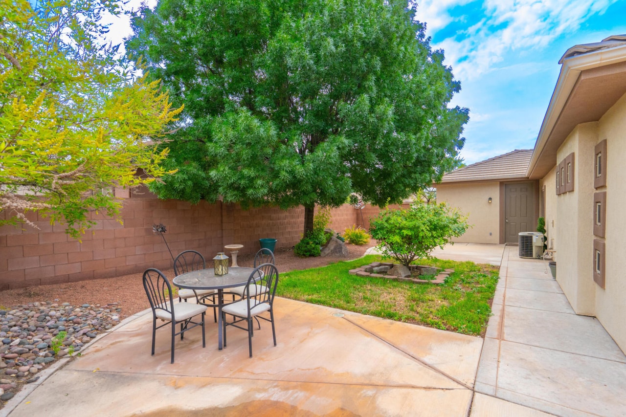 2166 W 1010 N #42 St George, UT 84770 home for sale, MLS#25-264153 - Erika Rogers Photo 58