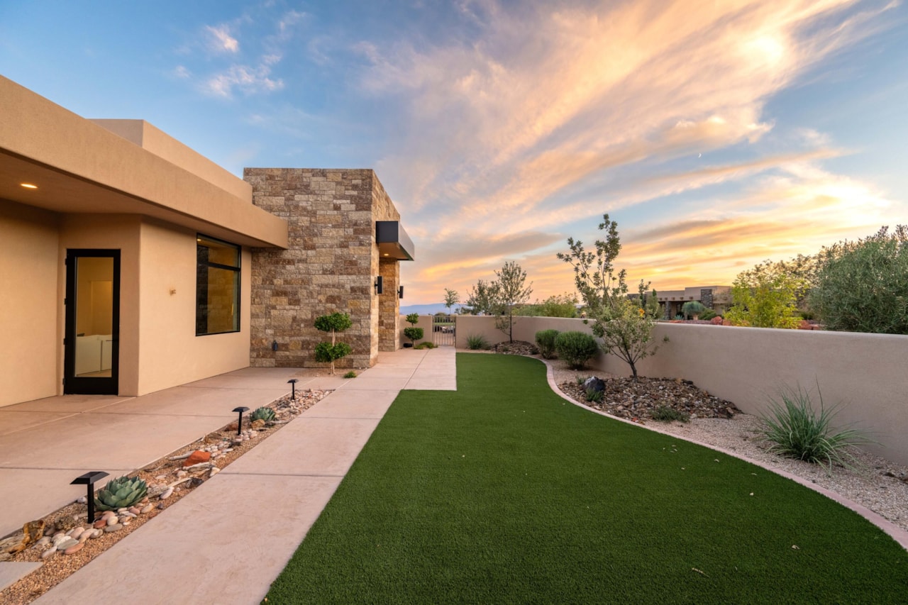 4816 N Petroglyph DR St George, UT 84770 home for sale, MLS#25-264615 - Erika Rogers Photo 8