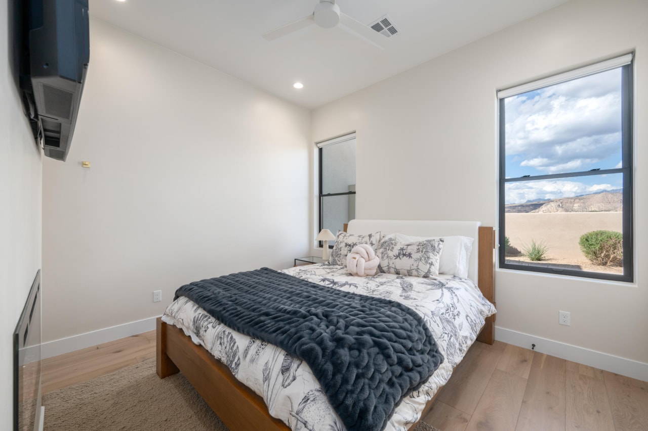 4816 N Petroglyph DR St George, UT 84770 home for sale, MLS#25-264615 - Erika Rogers Photo 48