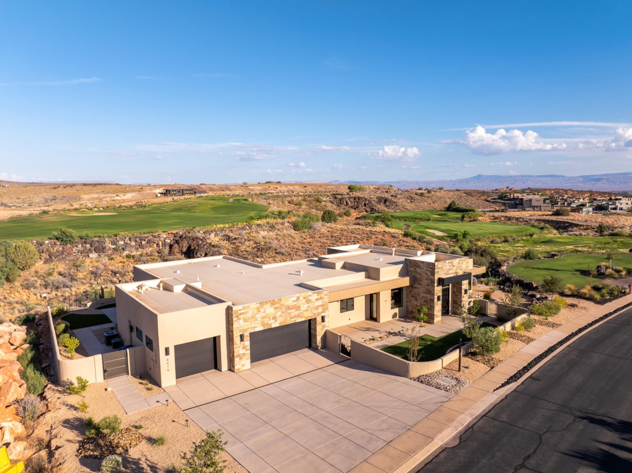 4816 N Petroglyph DR St George, UT 84770 home for sale, MLS#25-264615 - Erika Rogers Photo 75