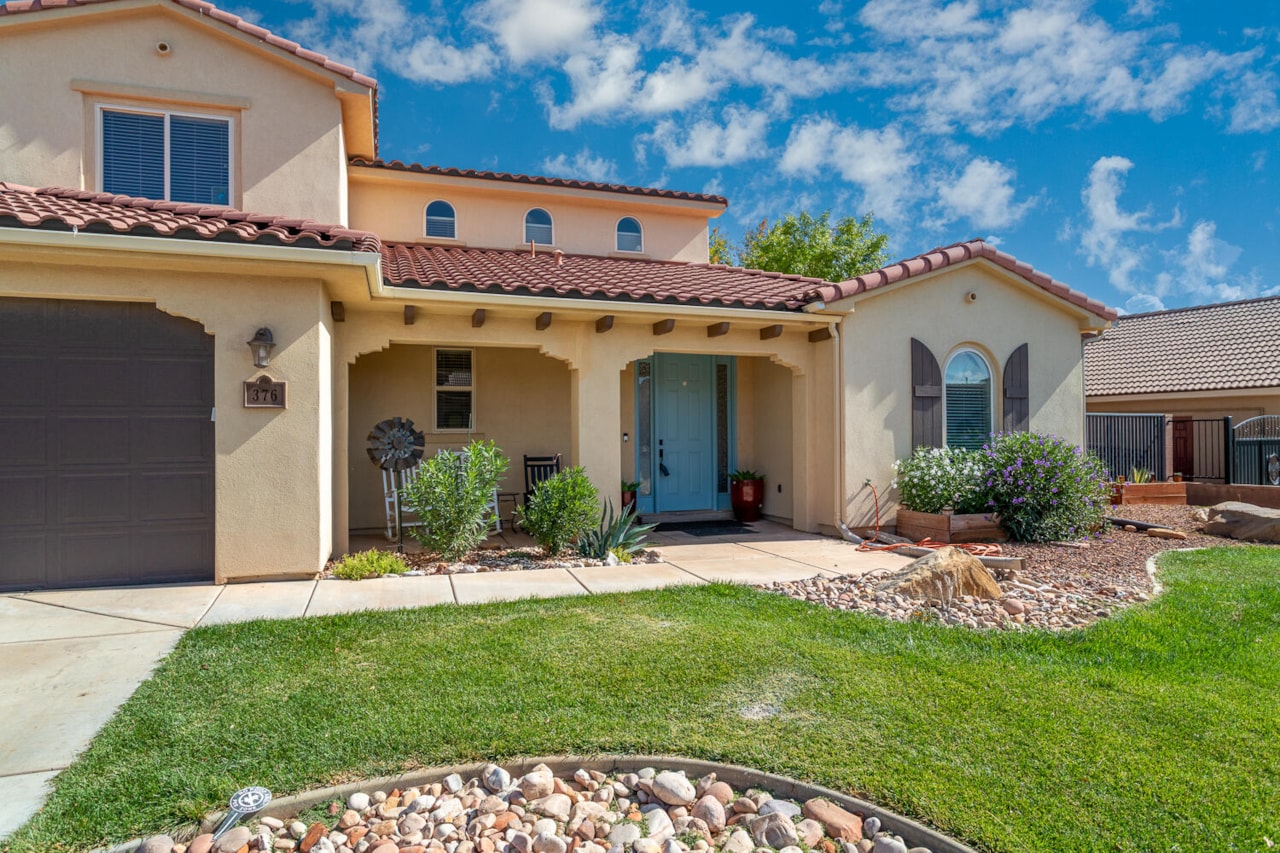 376 E Calgary St George, UT 84790 home for sale, MLS#25-264625 - Erika Rogers Photo 4