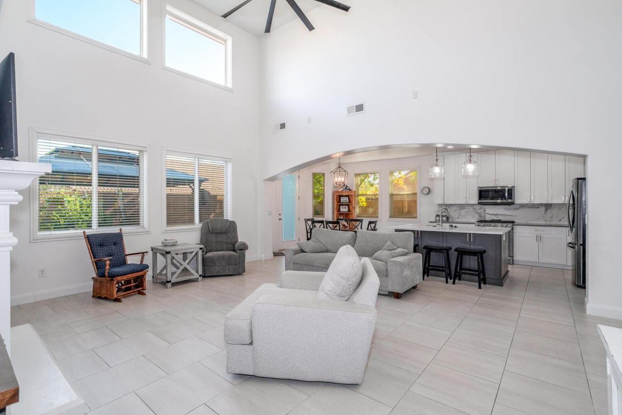 376 E Calgary St George, UT 84790 home for sale, MLS#25-264625 - Erika Rogers Photo 6