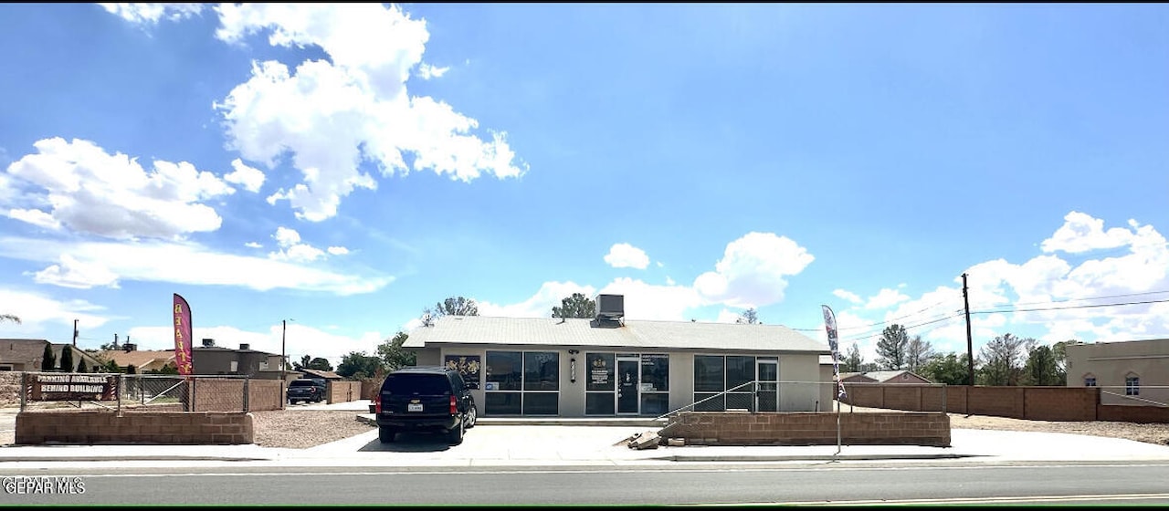300 S 7th Street Anthony TX 79821