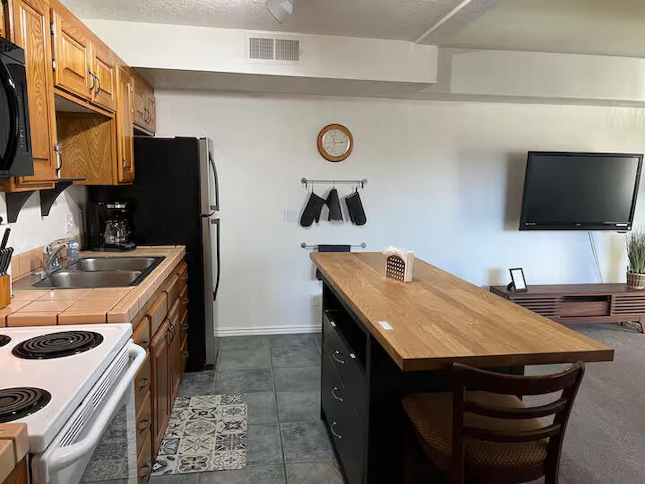 860 S Village #h-8 St George, UT 84770 condo for sale, MLS#25-264582 - Erika Rogers Photo 3