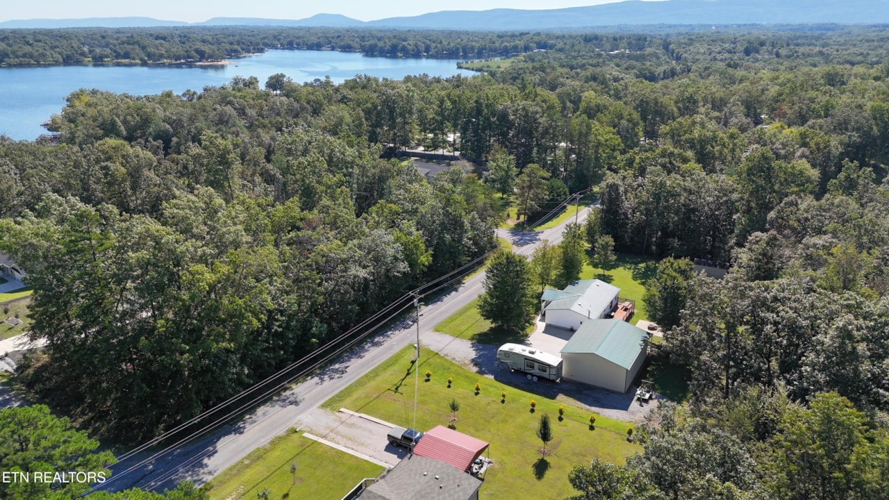 9104 Cherokee Tr Crossville, TN 38572 | MLS 1314035, image size:1280x720