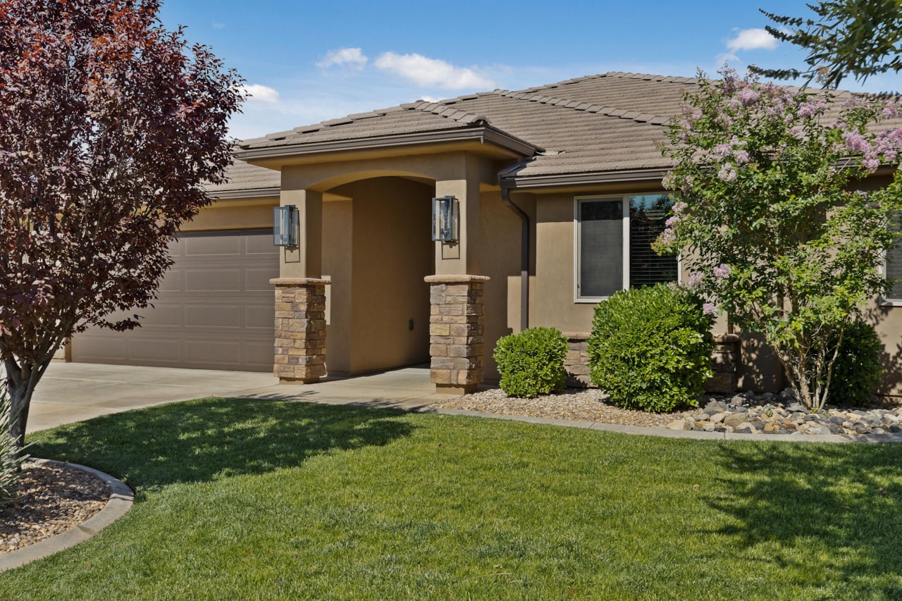 3342 S 240  W Washington, UT 84780 home for sale, MLS#25-262505 - Erika Rogers Photo 6