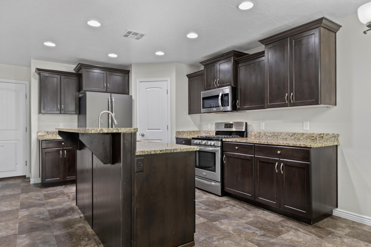 3342 S 240  W Washington, UT 84780 home for sale, MLS#25-262505 - Erika Rogers Photo 12