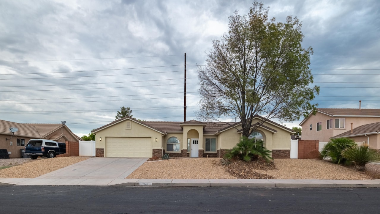 1548 W 1370 ST N St George, UT 84770 home for sale, MLS#25-264699 - Erika Rogers