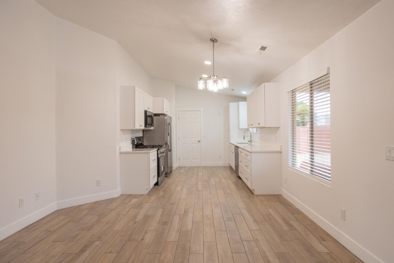 1548 W 1370 ST N St George, UT 84770 home for sale, MLS#25-264699 - Erika Rogers Photo 9