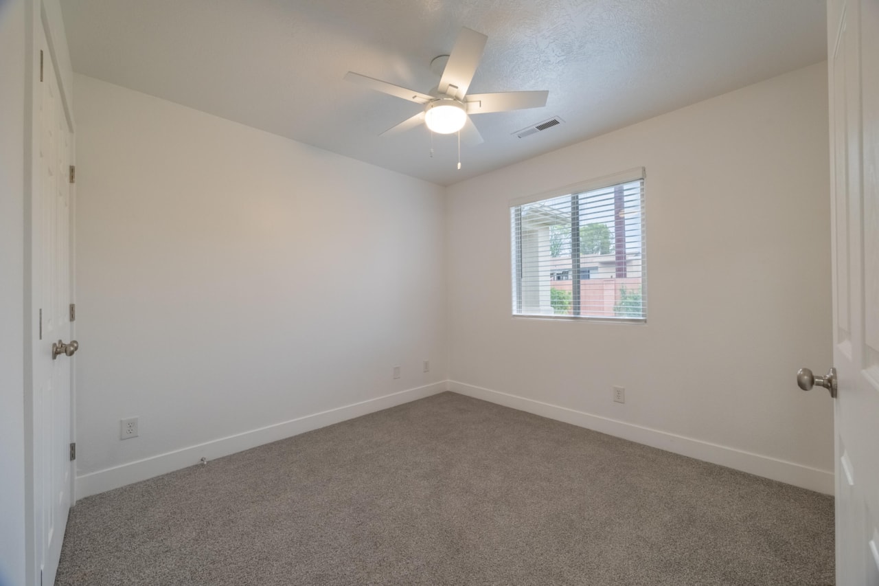 1548 W 1370 ST N St George, UT 84770 home for sale, MLS#25-264699 - Erika Rogers Photo 27