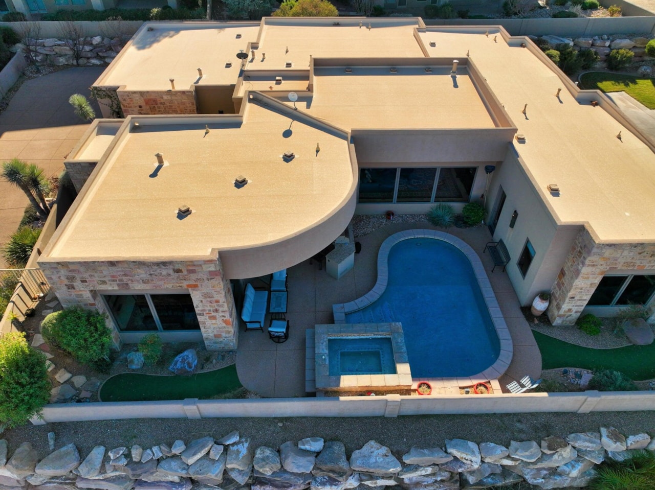 2018 E Opal Way St George, UT 84790 home for sale, MLS#25-264768 - Erika Rogers Photo 2