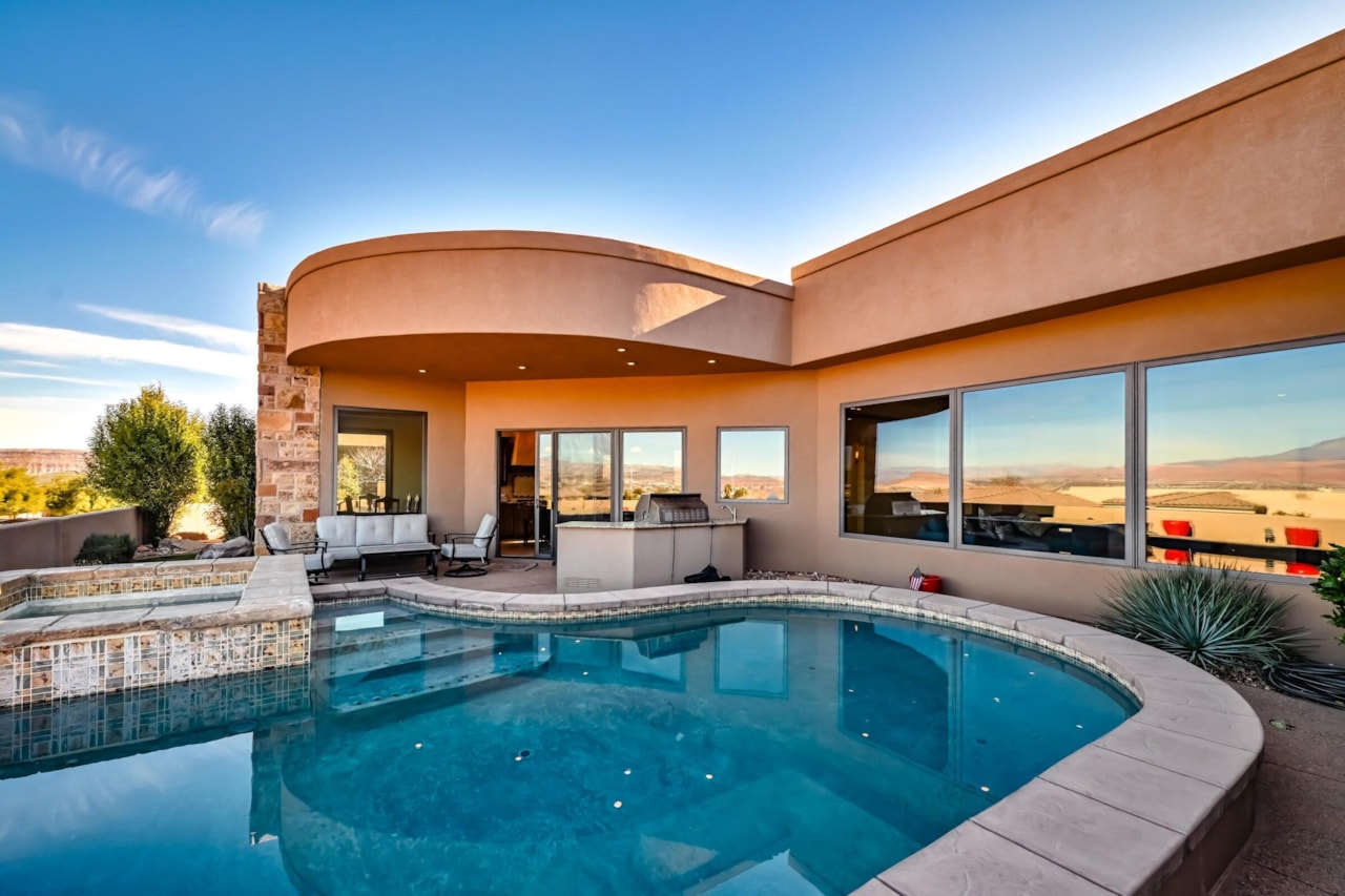 2018 E Opal Way St George, UT 84790 home for sale, MLS#25-264768 - Erika Rogers Photo 10