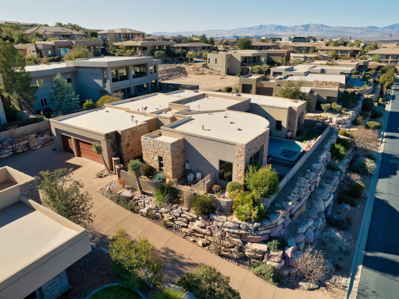 2018 E Opal Way St George, UT 84790 home for sale, MLS#25-264768 - Erika Rogers Photo 16