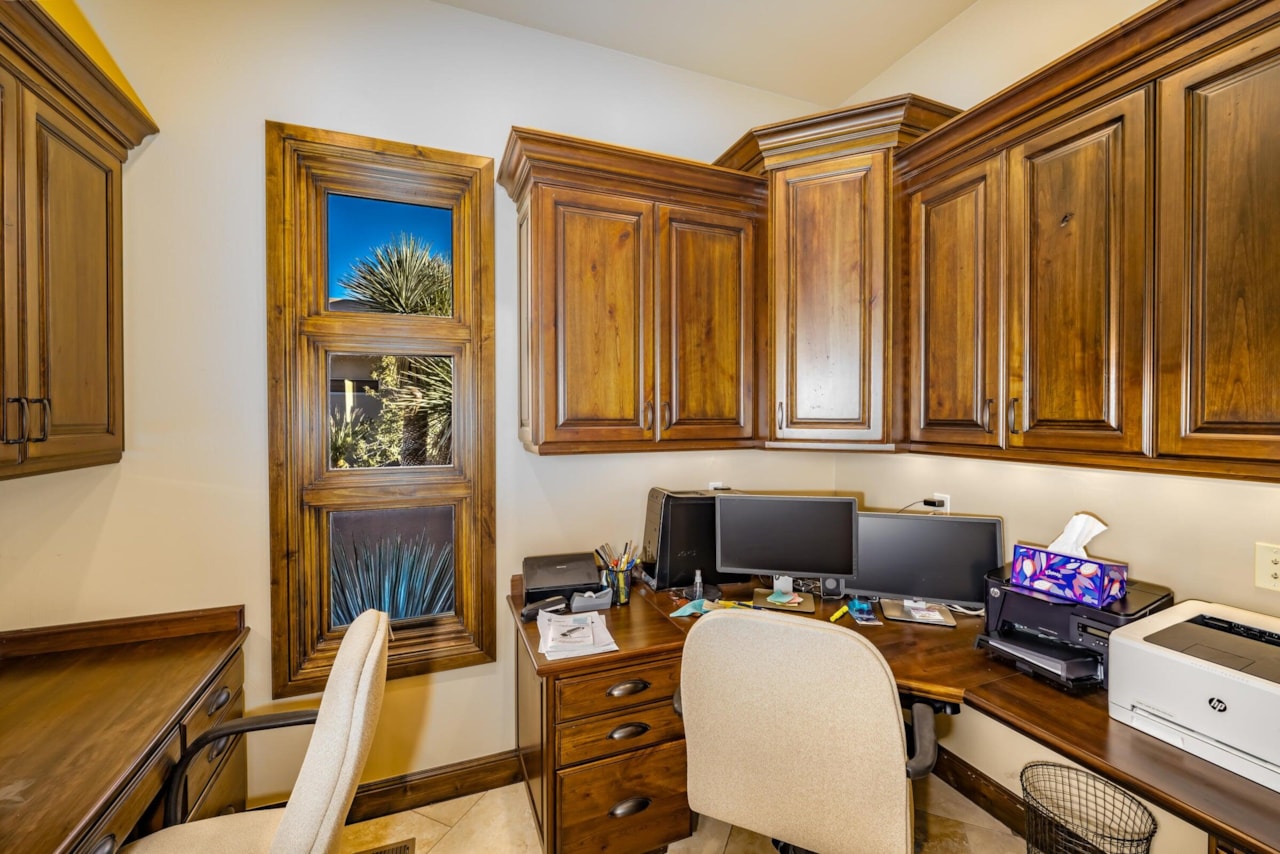 2018 E Opal Way St George, UT 84790 home for sale, MLS#25-264768 - Erika Rogers Photo 26