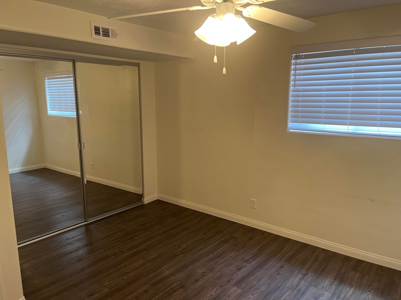 524 S 200 ST E #3 St George, UT 84770 home for sale, MLS#25-263252 - Erika Rogers Photo 24