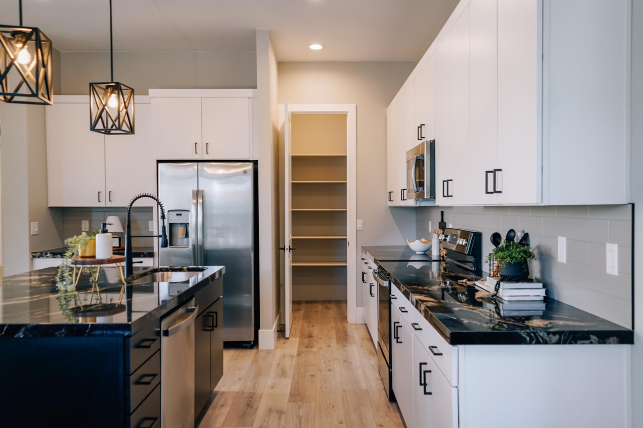 760 W Claystone DR St George, UT 84790 home for sale, MLS#25-264821 - Erika Rogers Photo 7