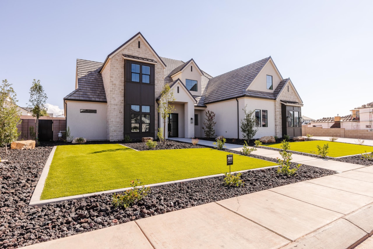 2938 Rowan LN St George, UT 84790 home for sale, MLS#25-264824 - Erika Rogers Photo 4