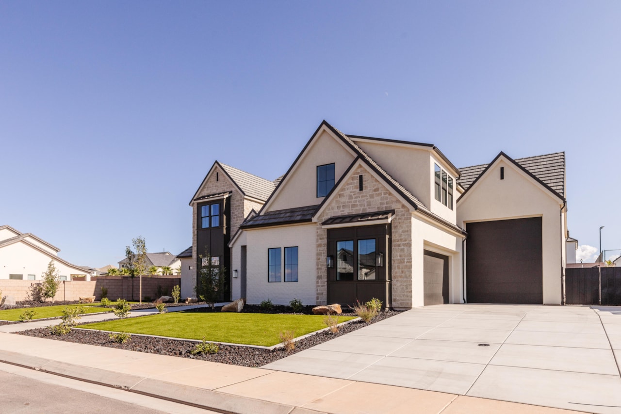 2938 Rowan LN St George, UT 84790 home for sale, MLS#25-264824 - Erika Rogers Photo 5