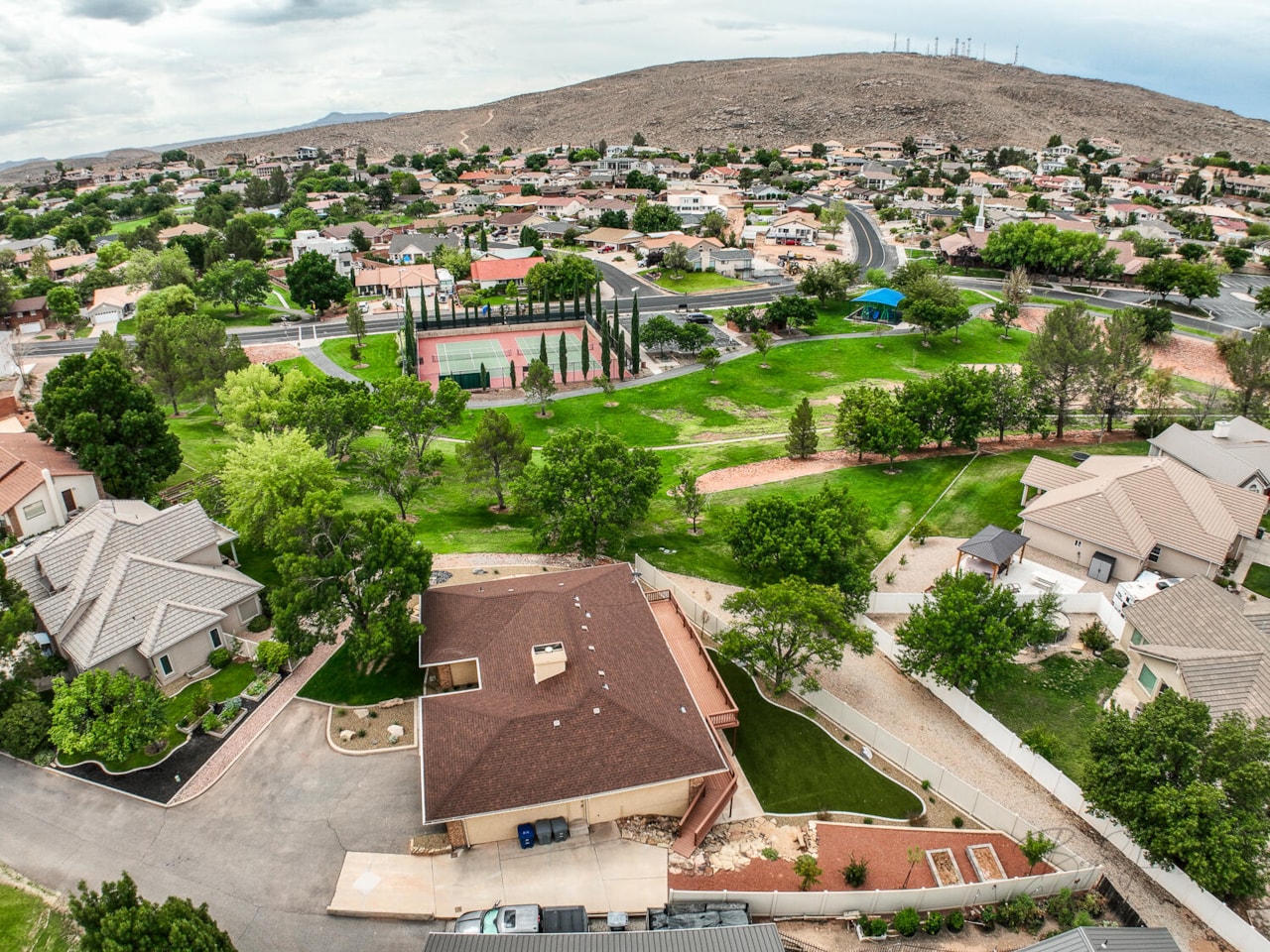 1942 Acacia Place St George, UT 84790 home for sale, MLS#25-264794 - Erika Rogers Photo 5