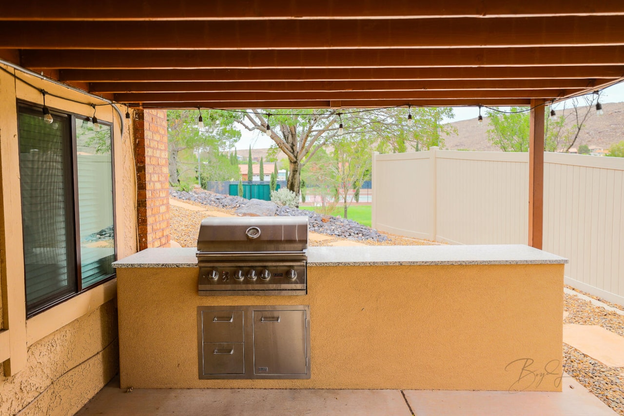 1942 Acacia Place St George, UT 84790 home for sale, MLS#25-264794 - Erika Rogers Photo 15