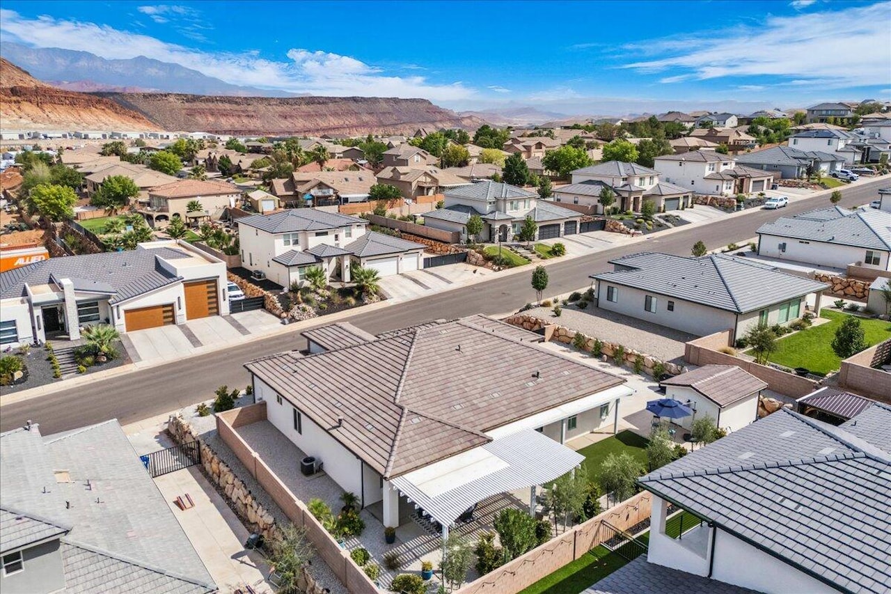 1434 E Black Brush Washington, UT 84780 home for sale, MLS#25-264829 - Erika Rogers Photo 4