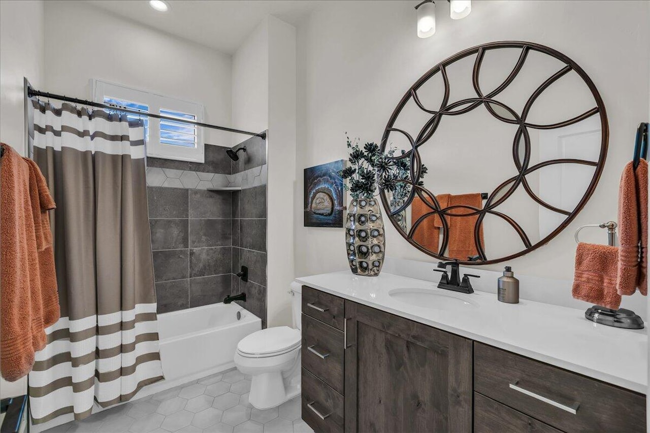 1434 E Black Brush Washington, UT 84780 home for sale, MLS#25-264829 - Erika Rogers Photo 8